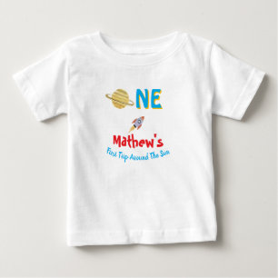 Camiseta Para Bebê Primeira viagem em torno do primeiro aniversario d