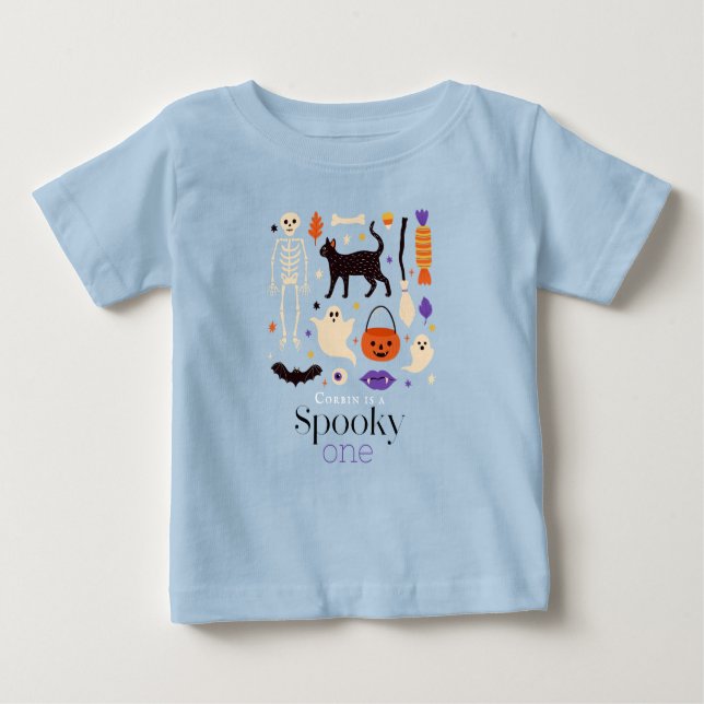 Camiseta Para Bebê Primeiro aniversario Azul Spooky One Halloween Mot (Frente)