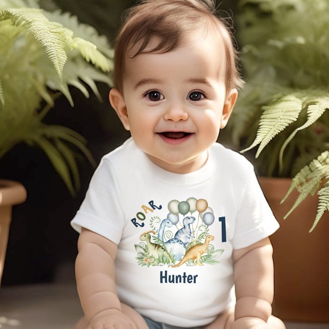 Camiseta Para Bebê Primeiro aniversario de Nome Verde Azul do Menino  (Dinosaur Boy Blue Green Name 1st Birthday Baby T-Shirt)