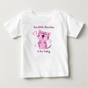 Camiseta Para Bebê primeiro aniversario Little Munchkin Kitten Um hoj