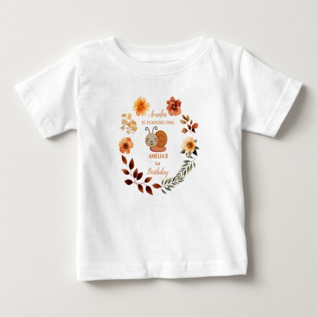 Camiseta Para Bebê Primeiro aniversario personalizado de flor silvest (Frente)