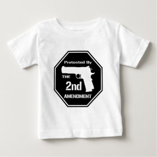 Camiseta Para Bebê Protegido pela segunda alteração .png (preto)