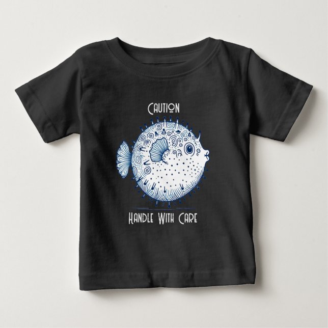 Camiseta Para Bebê Pufferfish Handle with Care Baby T-shirt (Frente)