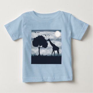 Camiseta Para Bebê Quando a Lua sussurra para a Girafa