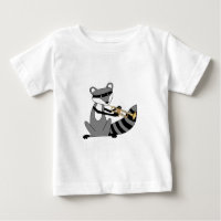 Raccoon tocando trompete