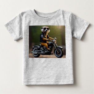Camiseta Para Bebê Rebel Meerkat: Penas, óculos de sol e motocicleta