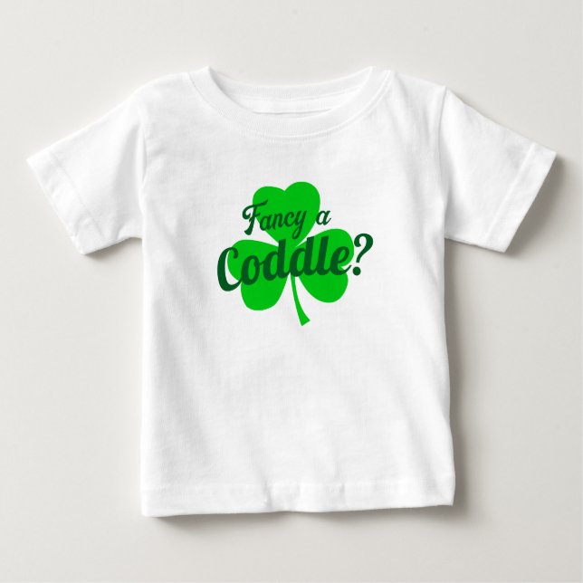 Camiseta Para Bebê Rico A Coddle Cuddle Irish Dizendo (Frente)