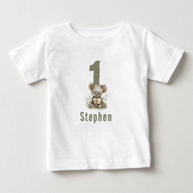 Camiseta Para Bebê Sage Green Koala Urso primeiro aniversario Convida (Frente)