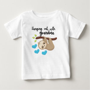 Camiseta Para Bebê Saindo com a avó onsie