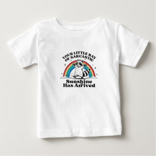Camiseta Para Bebê Sarcastic Raccoon Rainbow