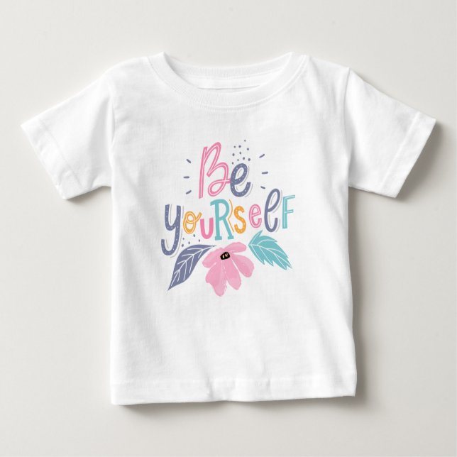 Camiseta Para Bebê Seja você mesmo | Flores de Pastel (Frente)