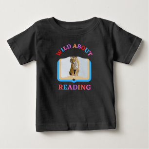 CAMISETA PARA BEBÊ SELVAGEM SOBRE LEITURA