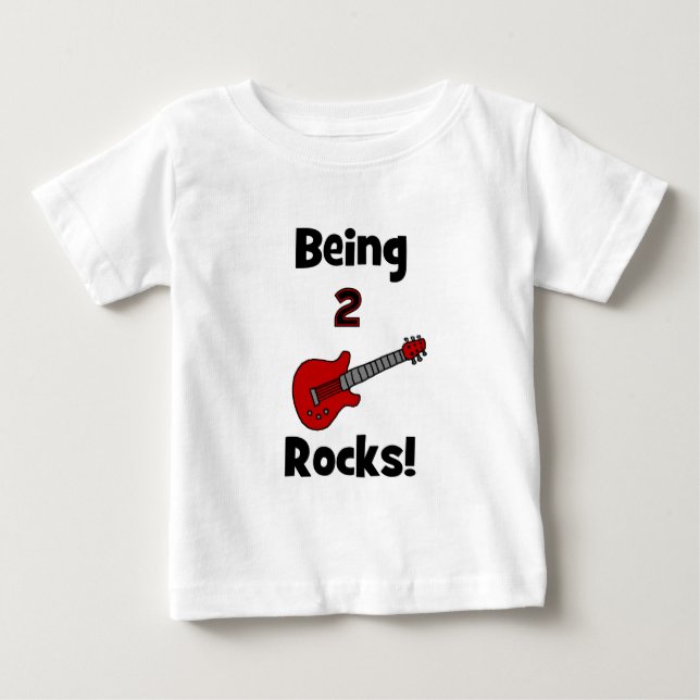 Camiseta Para Bebê Sendo 2 rochas!  com guitarra (Frente)
