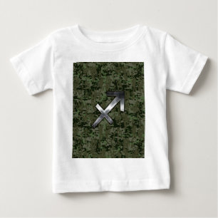 Camiseta Para Bebê Sinal de Silver Sagitário na Camo Digital Woodland
