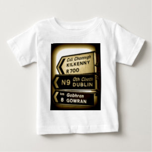 Camiseta Para Bebê Sinalização de estrada na Irlanda