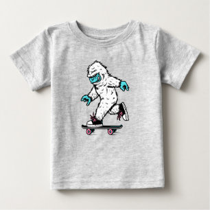 Camiseta Para Bebê Skateboard Bigfoot Sasquatch Wild Animal