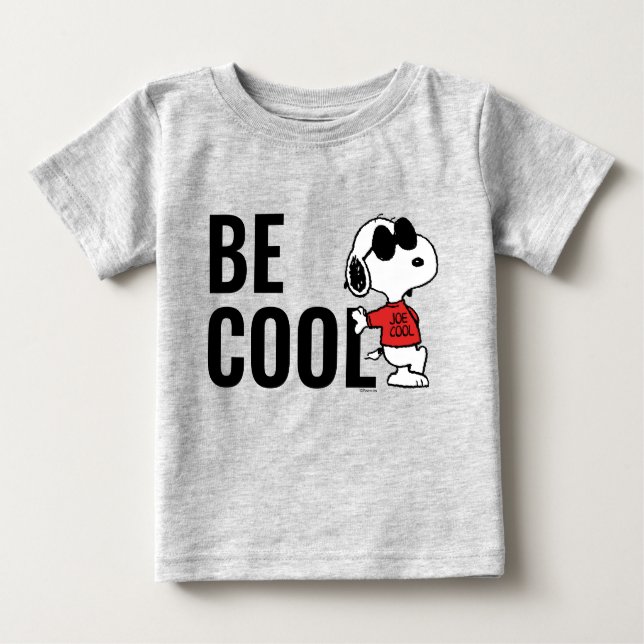 Camiseta Para Bebê Snoopy "Joe Legal" em pé (Frente)