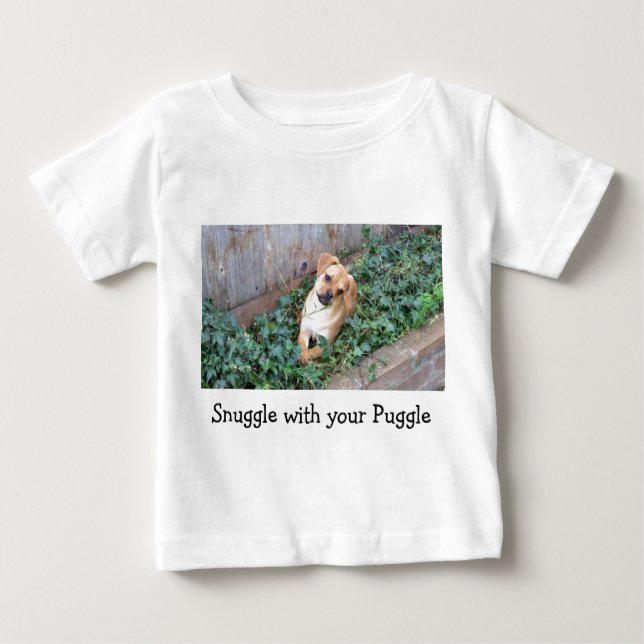Camiseta Para Bebê Snuggle com seu t-shirt do bebê de Puggle (Frente)