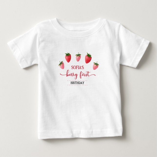 Camiseta Para Bebê Strawberry Berry Primeiro Aniversário Guest de Hon (Frente)