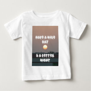 Camiseta Para Bebê Sunset ouro com boas intenções de dia/noite