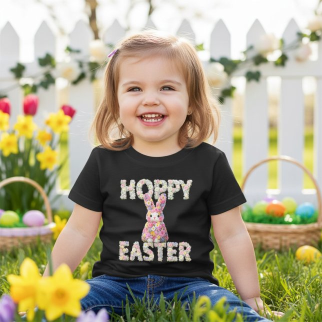 Camiseta Para Bebê Sweet Flower Bunny Rabbit Easter Holiday (Sweet Flower Bunny Rabbit Easter Holiday Baby T-Shirt by Ricaso. A cute Hoppy Easter design)
