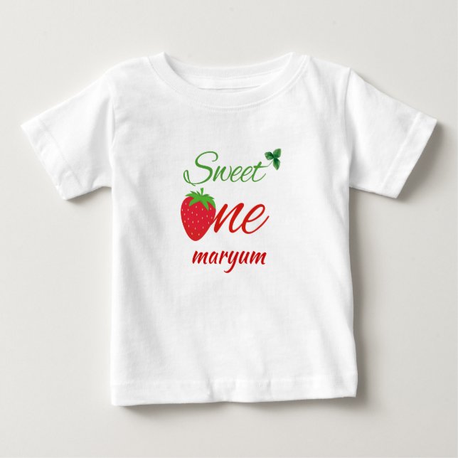 Camiseta Para Bebê Sweet One Berry Primeiro Aniversário Nome do Bebê (Frente)