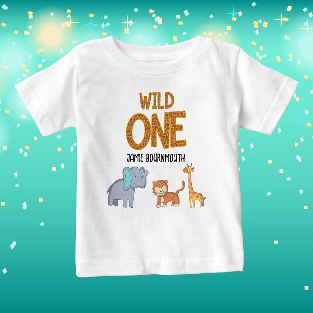 Camiseta Para Bebê Tema Safari para o Primeiro Aniversário do Menino (Wild one 1st birthday party t-shirt for that special boy.)