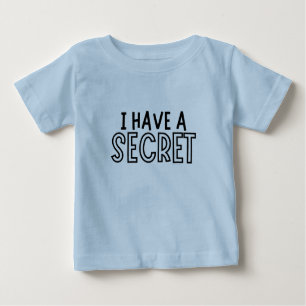 Camiseta Para Bebê Tenho Um Anúncio Secreto De Gravidez.