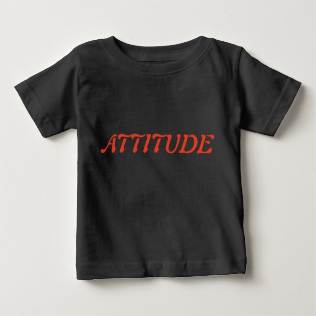 Camiseta Para Bebê Texto "Atitude" Kid T-shirt. (Frente)