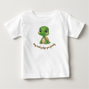 Camiseta Para Bebê Tiny Turtle Juiz Você