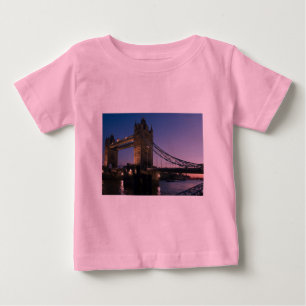 Camiseta Para Bebê Torre Ponte Londres Inglaterra Água Noite Cidade