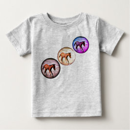 Camiseta Para Bebê Três Pés Coloridos no oceano, fofo e brincalhão