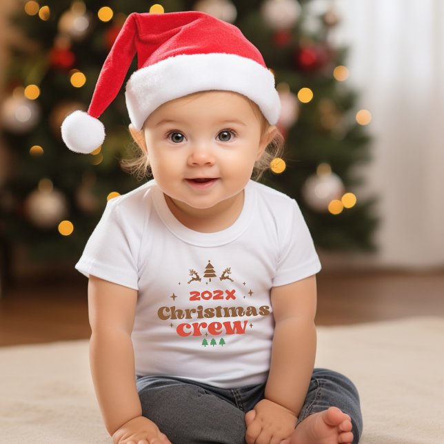 Camiseta Para Bebê Tripulação de Natal do ano personalizada (Custom Year Holiday Outfit Christmas Crew Baby T-Shirt)