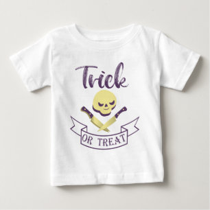Camiseta Para Bebê Truque ou tratamento de ossos cruzados do crânio