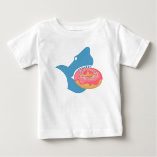 Camiseta Para Bebê Tubarão comendo uma rosquinha