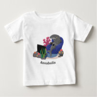 Tubarão engraçado assistindo desenhos animados na 