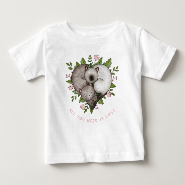 Camiseta Para Bebê Tudo que você precisa é amor (Frente)