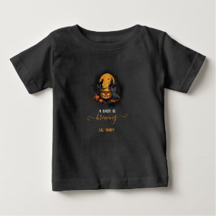 Camiseta Para Bebê Um Bebê Está Fazendo Chá de fraldas De Halloween B