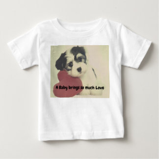 Camiseta Para Bebê Um bebê traz