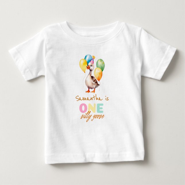 Camiseta Para Bebê Um Bobo Ganha primeiro aniversario Rosa (Frente)