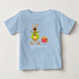Camiseta Para Bebê Um Coelhinho Me Ama. Presente De Páscoa