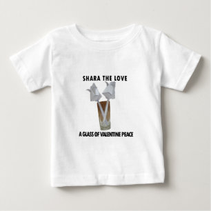 Camiseta Para Bebê Um copo de paz namorados.