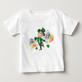 Camiseta Para Bebê Um duende dançante bonito e feliz, um arco-íris