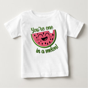Camiseta Para Bebê Um em um melão de melancia verde rosa