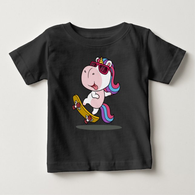 Camiseta Para Bebê Um unicórnio bonito jogando skate (Frente)