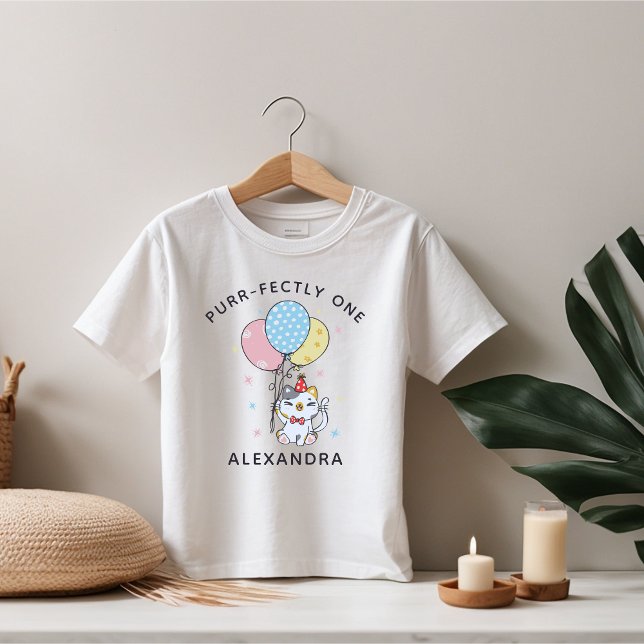 Camiseta Para Bebê Uma Extremamente Bonita: Parte do primeiro anivers (Criador carregado)