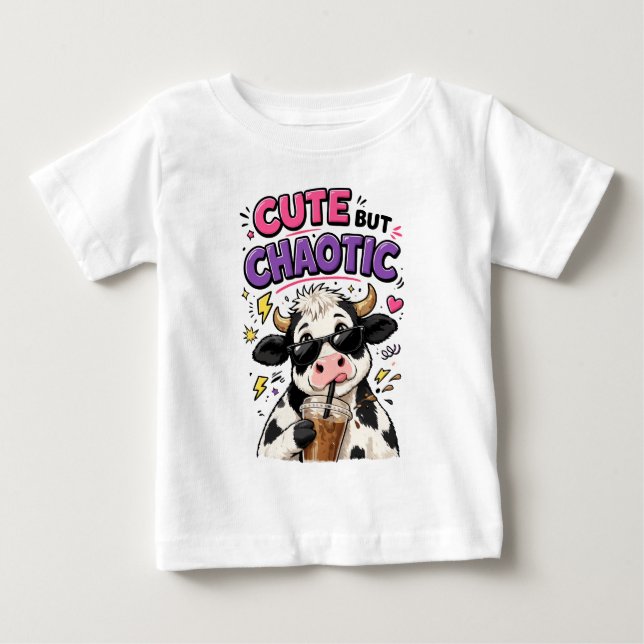 Camiseta Para Bebê Vaca fofa mas caótica com café com gelo (Frente)