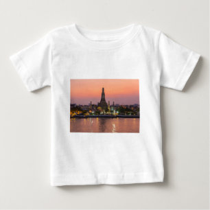 Camiseta Para Bebê Wat Arun Temple Bangkok Tailândia no pôr do sol