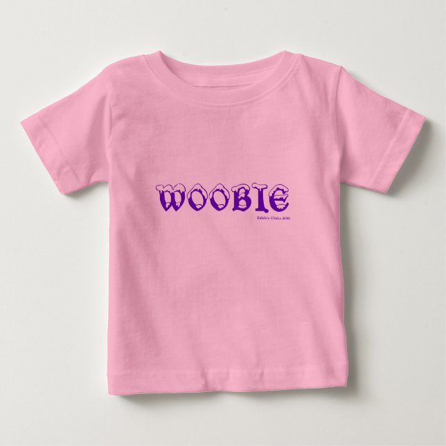 Camiseta Para Bebê Woobie o cão roxo (Frente)
