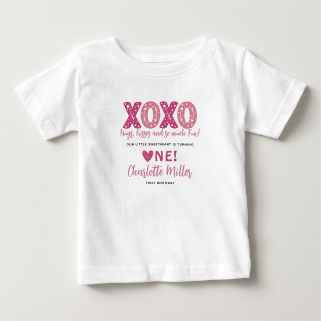 Camiseta Para Bebê XOXO Abraços e Beijos Dia dos Namorados Aniversári (Frente)